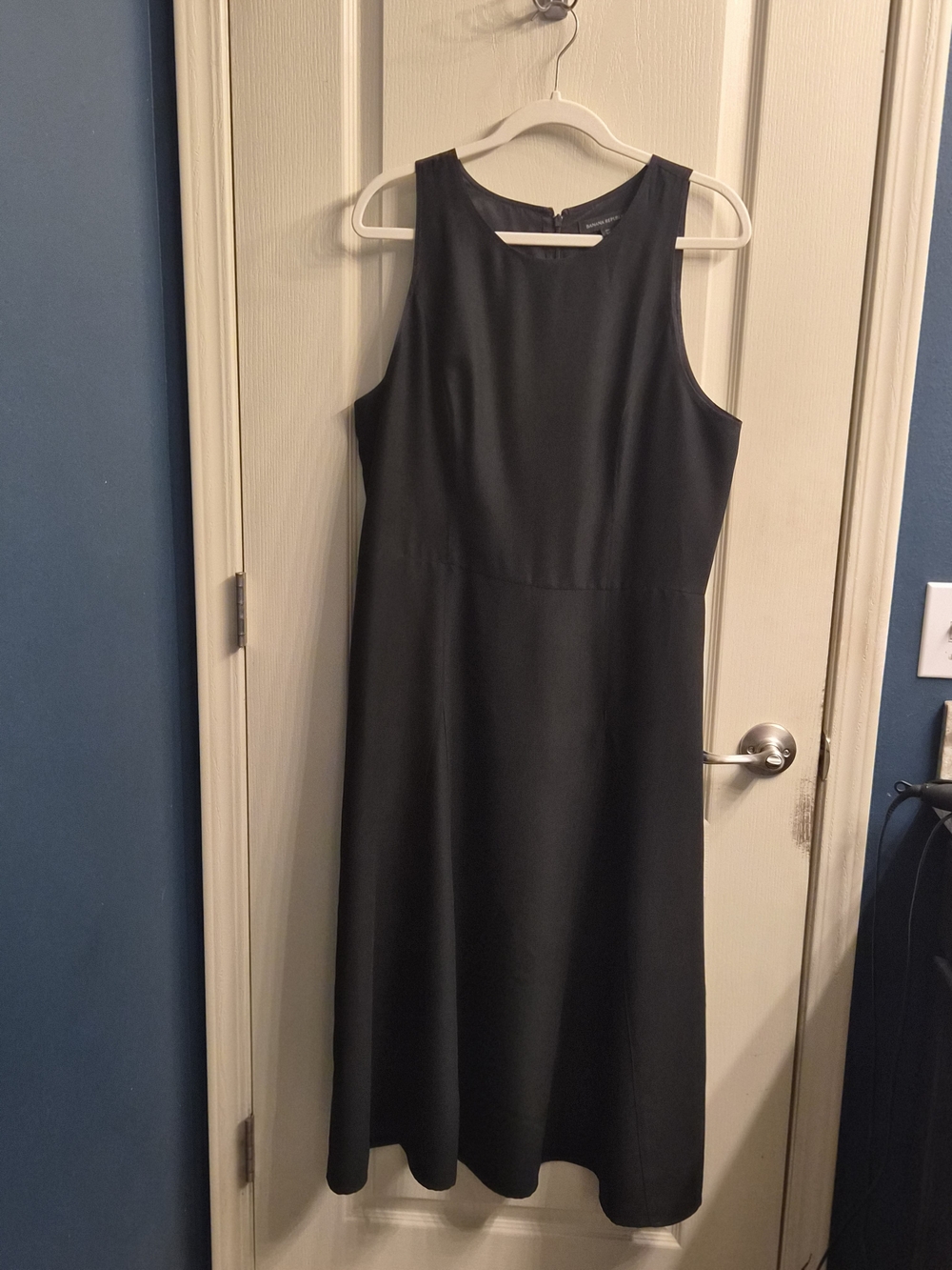 Banana Republic Black Sleeveless Midi Dress